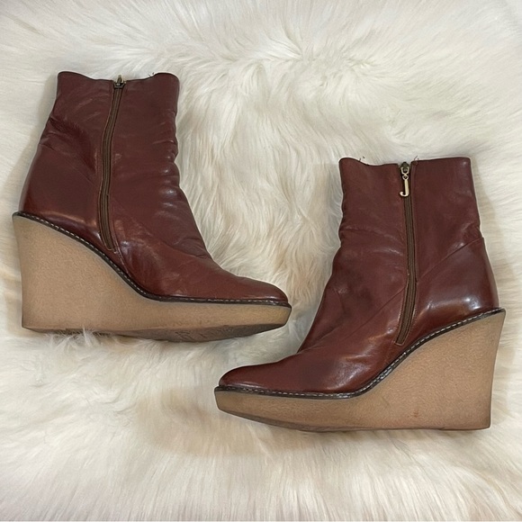 Juicy Couture Maroon Wedge Leather Ankle Bootie - Picture 7 of 8